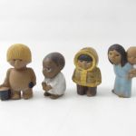 685 6209 FIGURINES